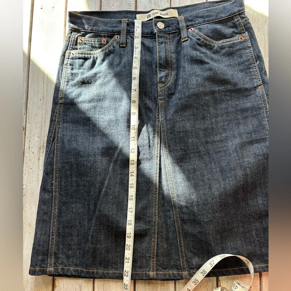 GAP Dark Wash Denim A-Line Skirt Cotton Mid Rise Classic Size 8